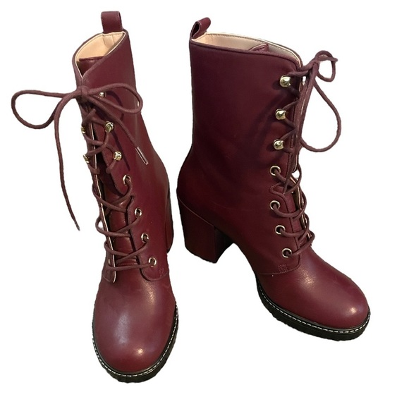 Stuart Weitzman Shoes - NWOT STUART WEITZMAN Cassey Cranberry Lace Boots Leather 6.5